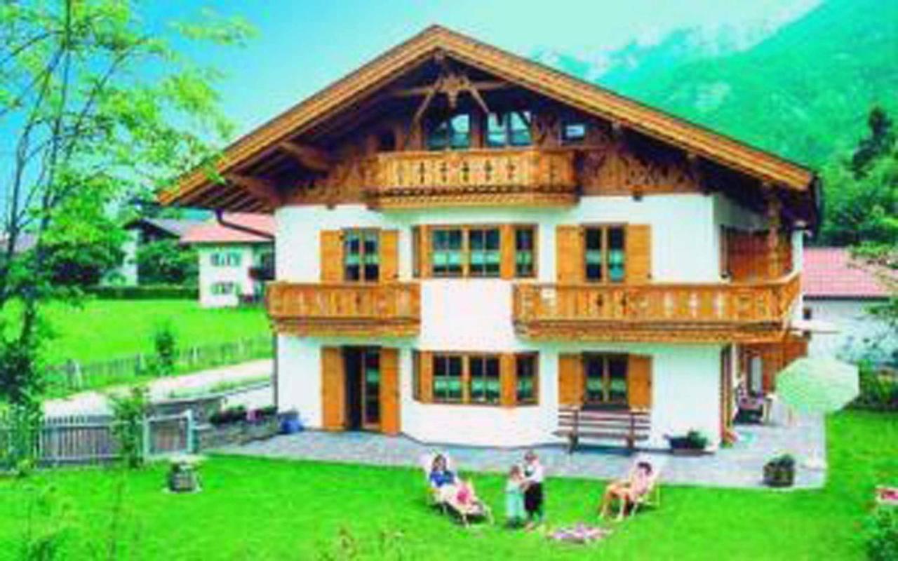 Ferienwohnungen Kir Royal Krün Exterior foto